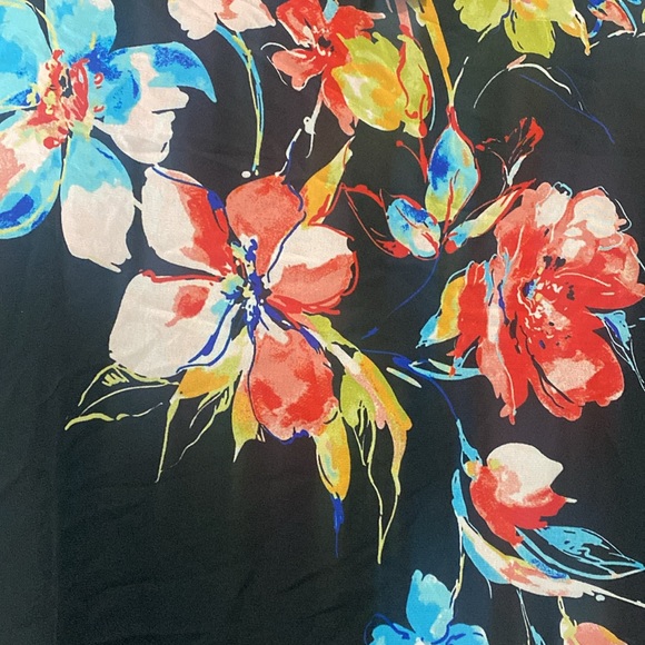 Womens black floral print top - 14/16 - new with tags - Picture 3 of 4